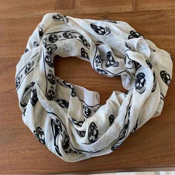Alexander McQueen | Accessories | Alexander Mcqueen Skull Scarf